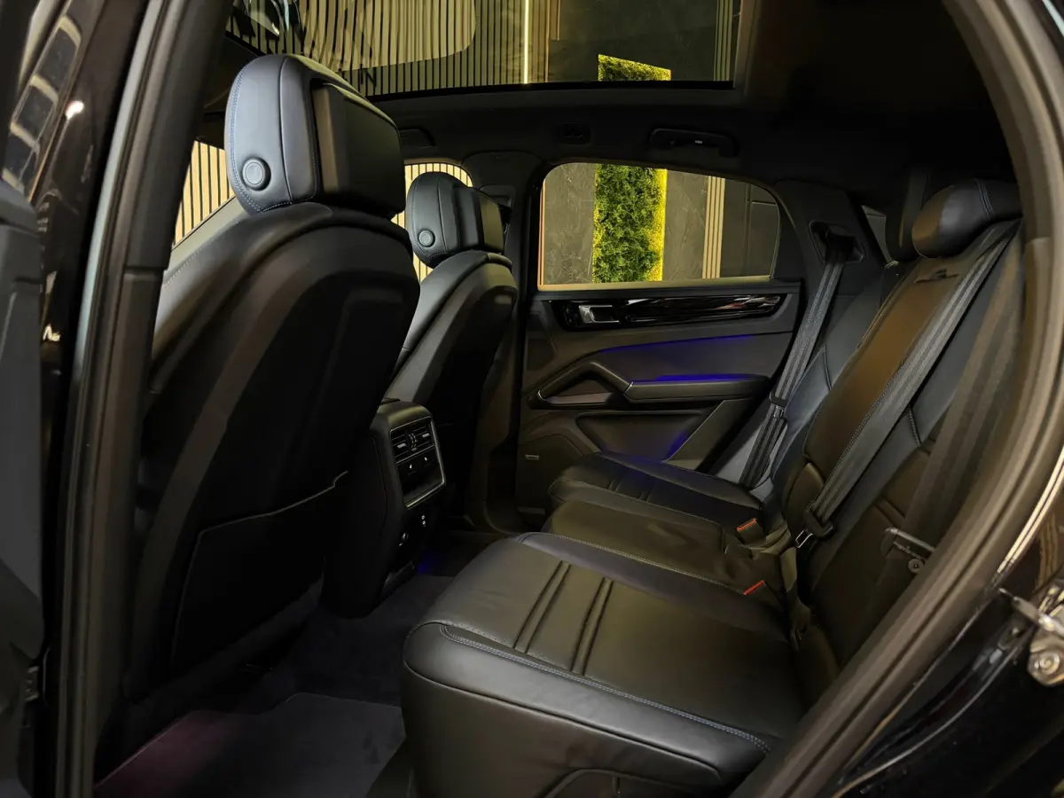 3.0 E-Hybrid Sport Chrono PANO|BOSE|HuD|SOFTCLOSE|ACHTERAS|SPORTUITLAAT|KEYLESS|PID|360 CAMERA|22 INCH|VOL!