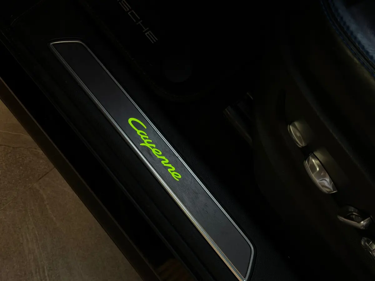 3.0 E-Hybrid Sport Chrono PANO|BOSE|HuD|SOFTCLOSE|ACHTERAS|SPORTUITLAAT|KEYLESS|PID|360 CAMERA|22 INCH|VOL!