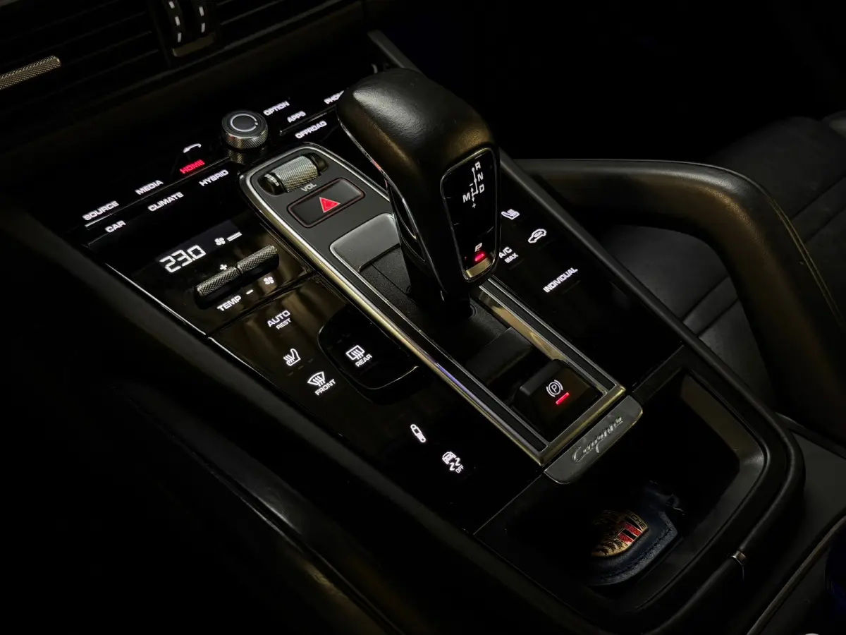 3.0 E-Hybrid Sport Chrono PANO|BOSE|HuD|SOFTCLOSE|ACHTERAS|SPORTUITLAAT|KEYLESS|PID|360 CAMERA|22 INCH|VOL!