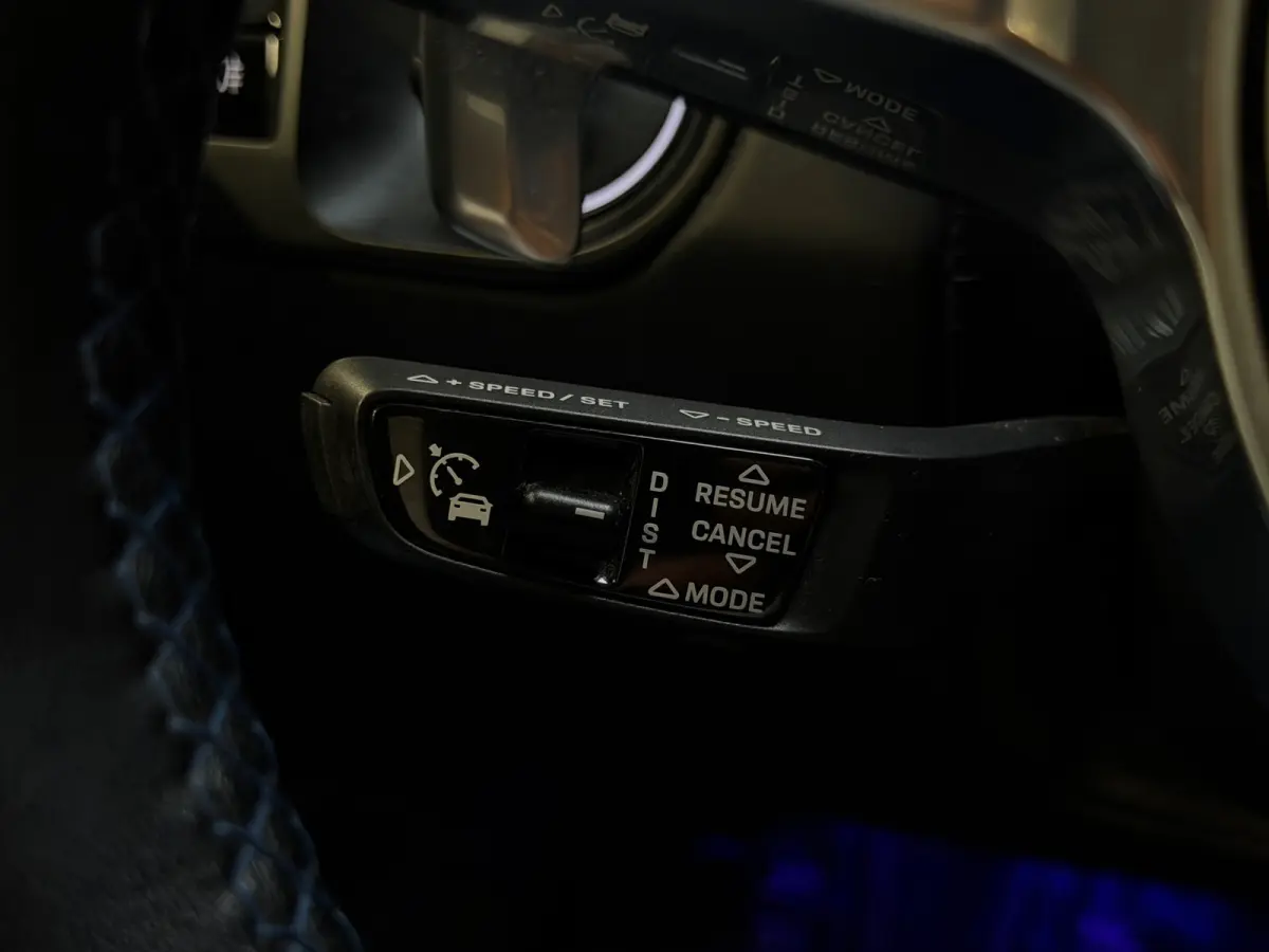 3.0 E-Hybrid Sport Chrono PANO|BOSE|HuD|SOFTCLOSE|ACHTERAS|SPORTUITLAAT|KEYLESS|PID|360 CAMERA|22 INCH|VOL!