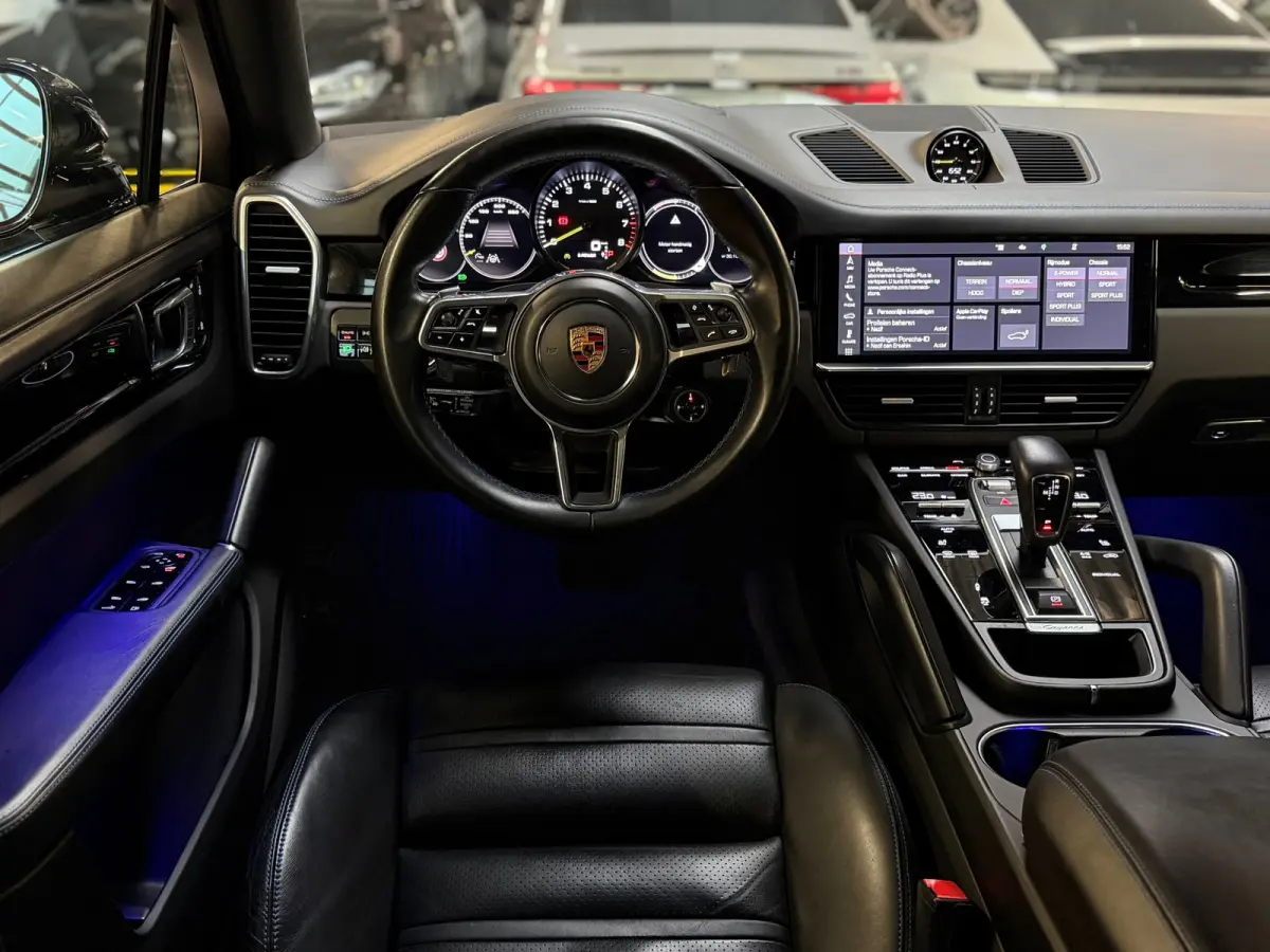3.0 E-Hybrid Sport Chrono PANO|BOSE|HuD|SOFTCLOSE|ACHTERAS|SPORTUITLAAT|KEYLESS|PID|360 CAMERA|22 INCH|VOL!