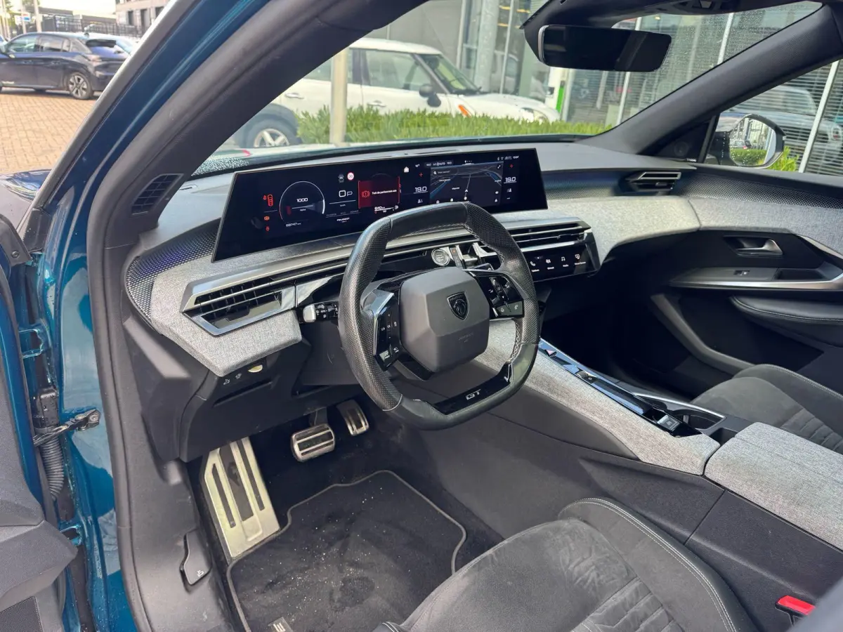 1.2 Hybrid 136 GT