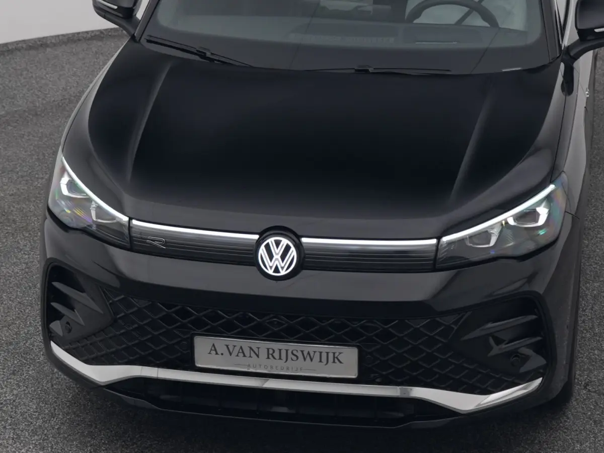 1.5 eHybrid R-Line NEW | PANO | 360° | HUD | ADAPTIVE | STOELMASSAGE | STOEL- EN STUURVERW. | TREKHAAK