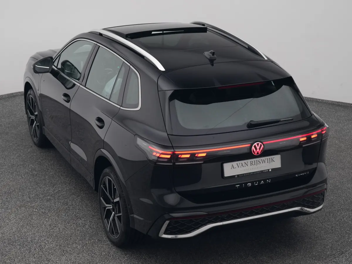 1.5 eHybrid R-Line NEW | PANO | 360° | HUD | ADAPTIVE | STOELMASSAGE | STOEL- EN STUURVERW. | TREKHAAK