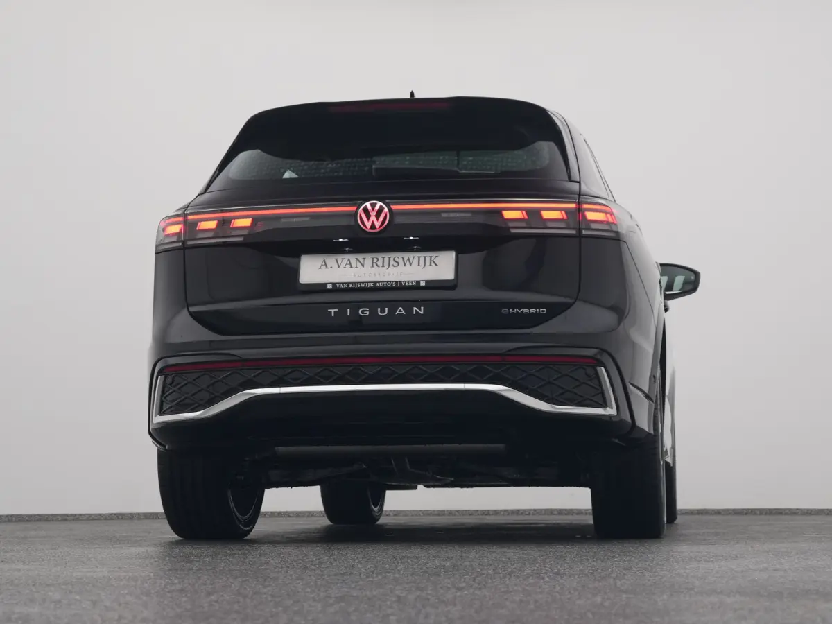 1.5 eHybrid R-Line NEW | PANO | 360° | HUD | ADAPTIVE | STOELMASSAGE | STOEL- EN STUURVERW. | TREKHAAK