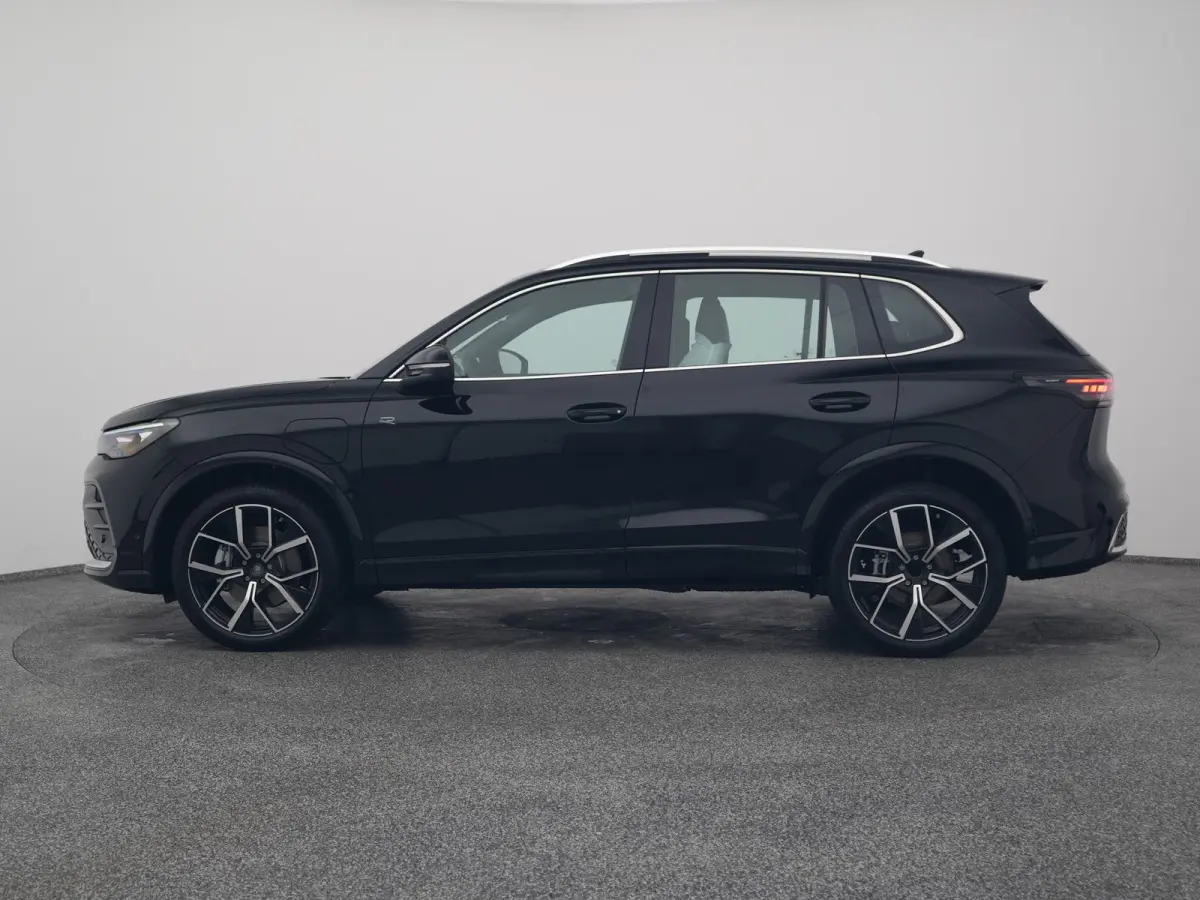 1.5 eHybrid R-Line NEW | PANO | 360° | HUD | ADAPTIVE | STOELMASSAGE | STOEL- EN STUURVERW. | TREKHAAK