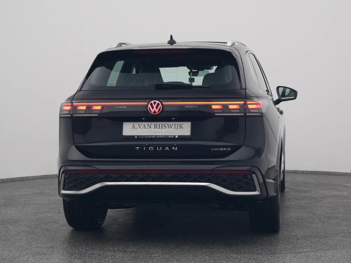 1.5 eHybrid R-Line NEW | PANO | 360° | HUD | ADAPTIVE | STOELMASSAGE | STOEL- EN STUURVERW. | TREKHAAK