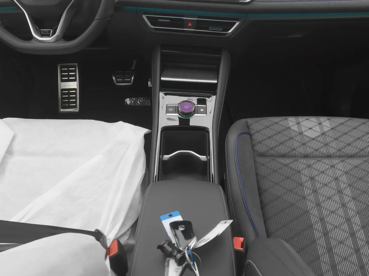 1.5 eHybrid R-Line NEW | PANO | 360° | HUD | ADAPTIVE | STOELMASSAGE | STOEL- EN STUURVERW. | TREKHAAK