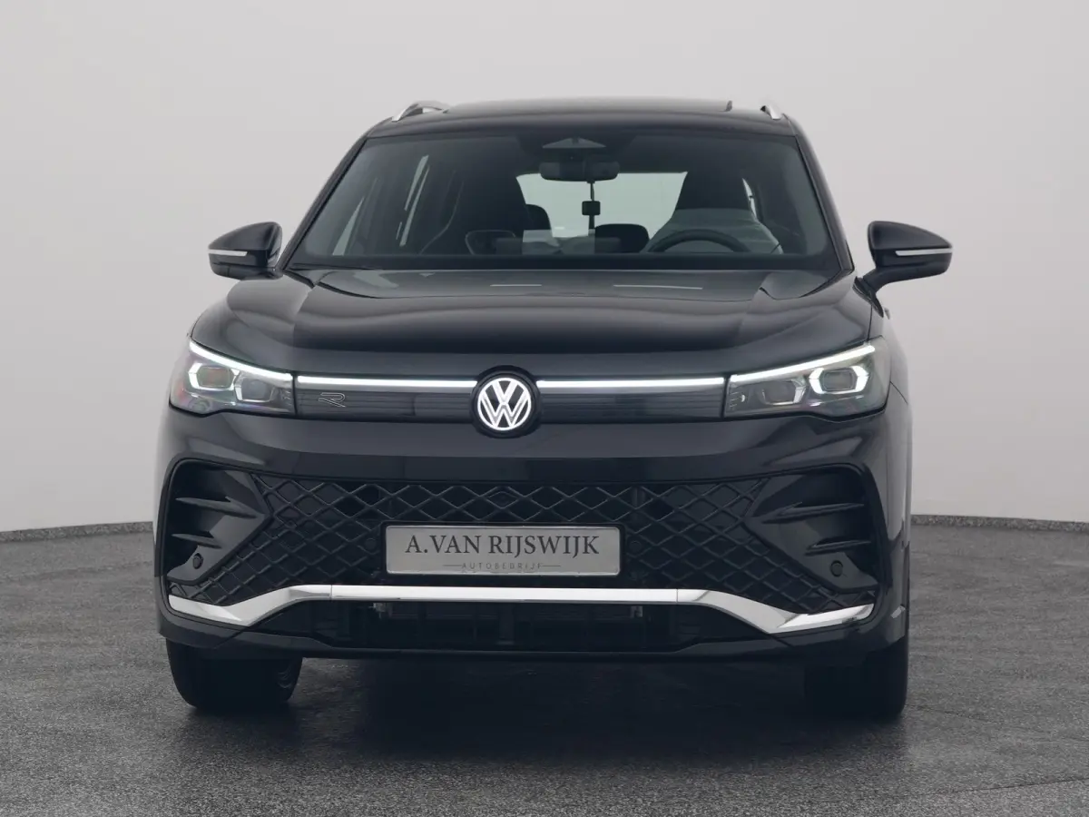 1.5 eHybrid R-Line NEW | PANO | 360° | HUD | ADAPTIVE | STOELMASSAGE | STOEL- EN STUURVERW. | TREKHAAK