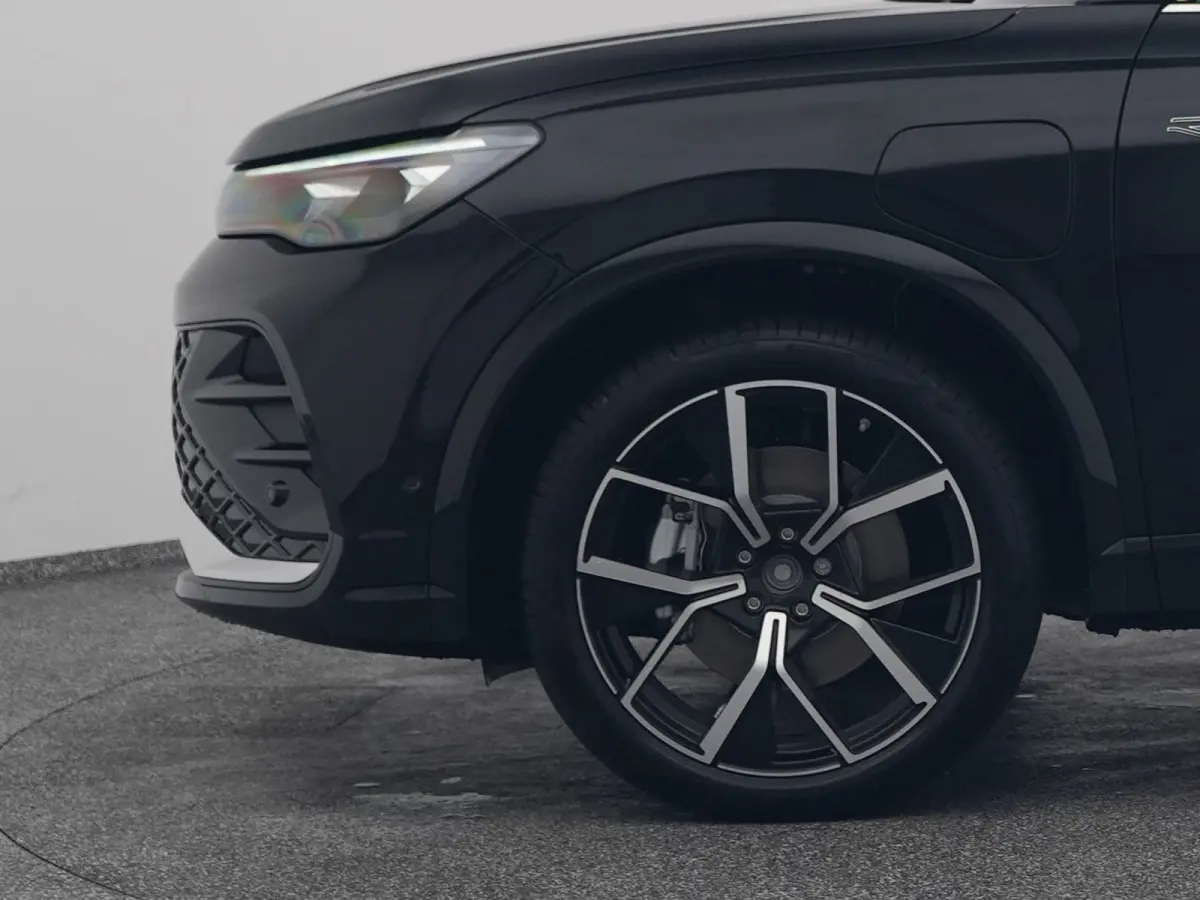 1.5 eHybrid R-Line NEW | PANO | 360° | HUD | ADAPTIVE | STOELMASSAGE | STOEL- EN STUURVERW. | TREKHAAK