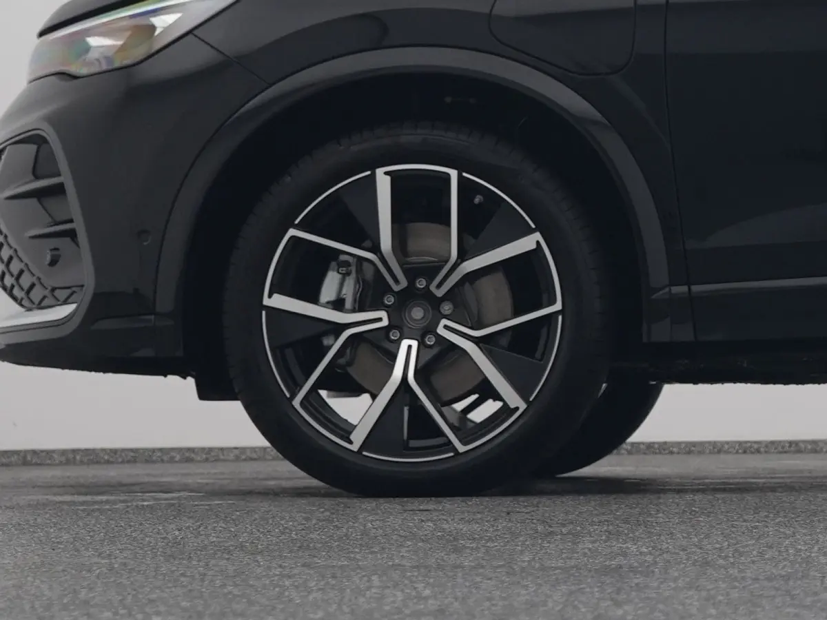 1.5 eHybrid R-Line NEW | PANO | 360° | HUD | ADAPTIVE | STOELMASSAGE | STOEL- EN STUURVERW. | TREKHAAK