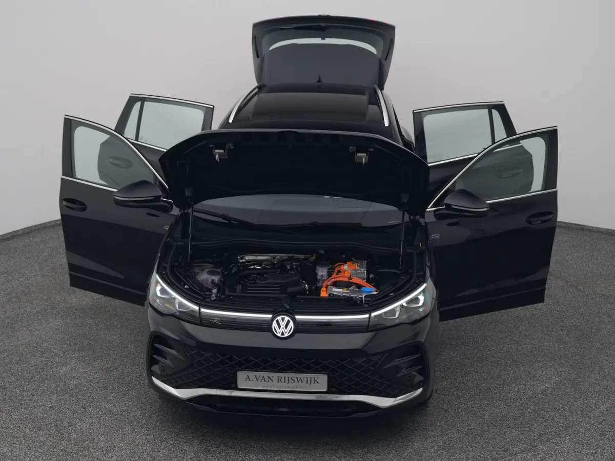 1.5 eHybrid R-Line NEW | PANO | 360° | HUD | ADAPTIVE | STOELMASSAGE | STOEL- EN STUURVERW. | TREKHAAK