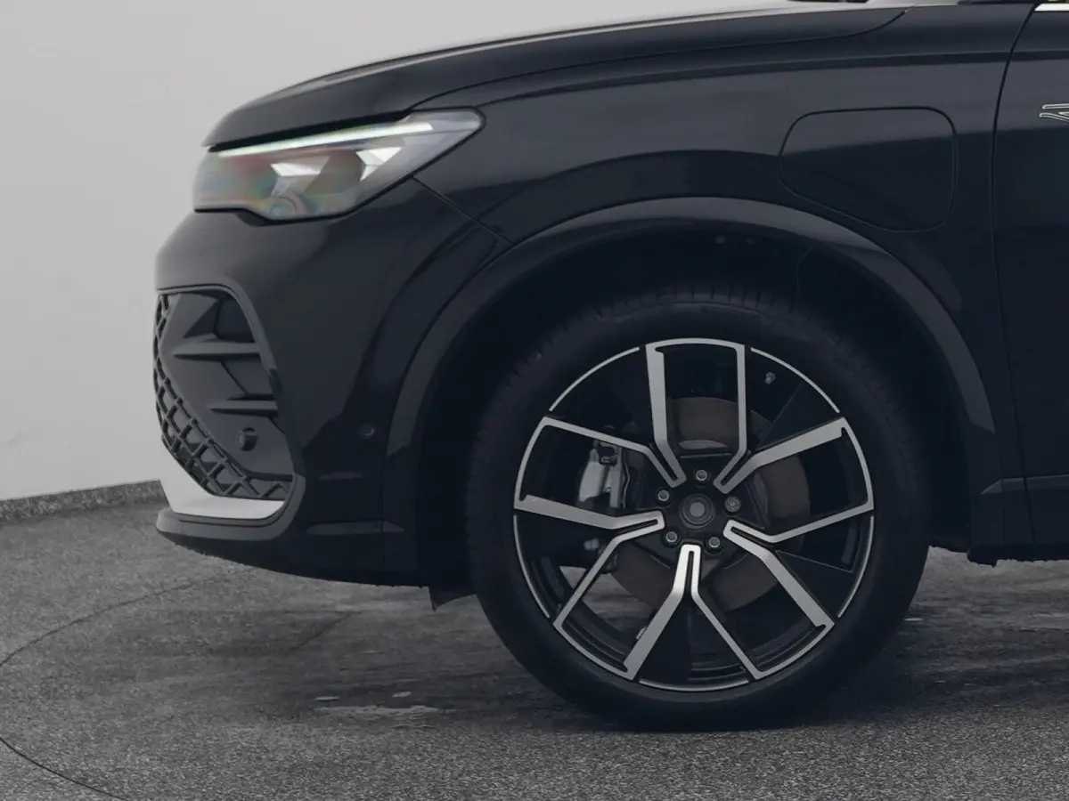 1.5 eHybrid R-Line NEW | PANO | 360° | HUD | ADAPTIVE | STOELMASSAGE | STOEL- EN STUURVERW. | TREKHAAK