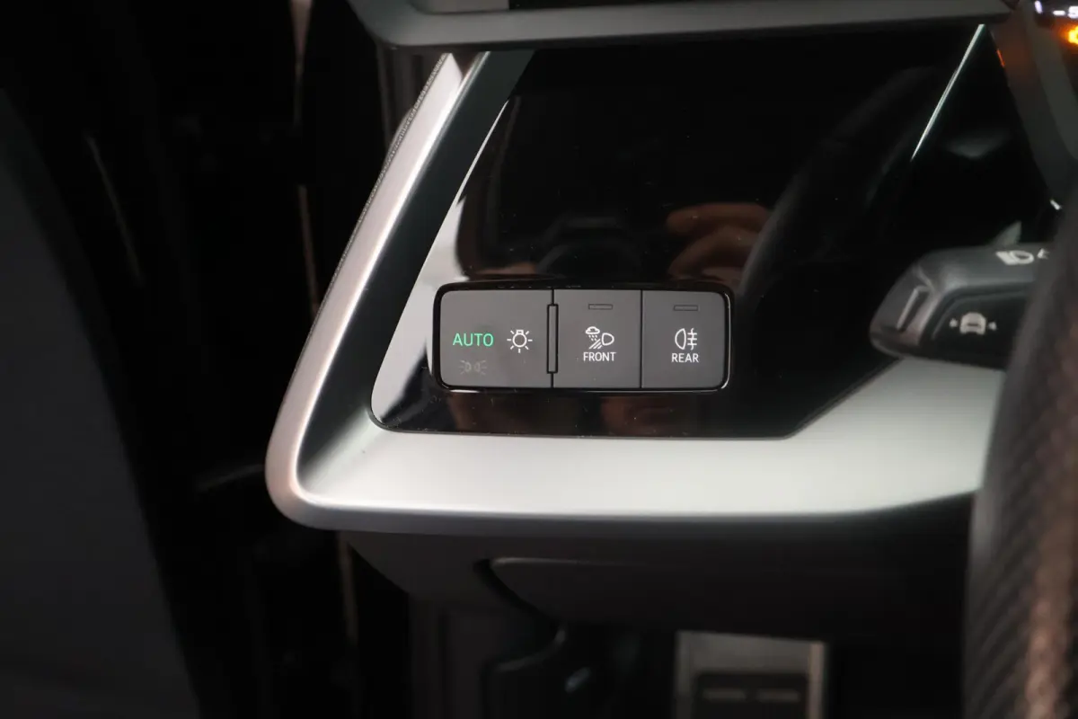 30 TFSI 110pk S edition LED Keyless Navigatie Climate control Carplay 2x S-Line