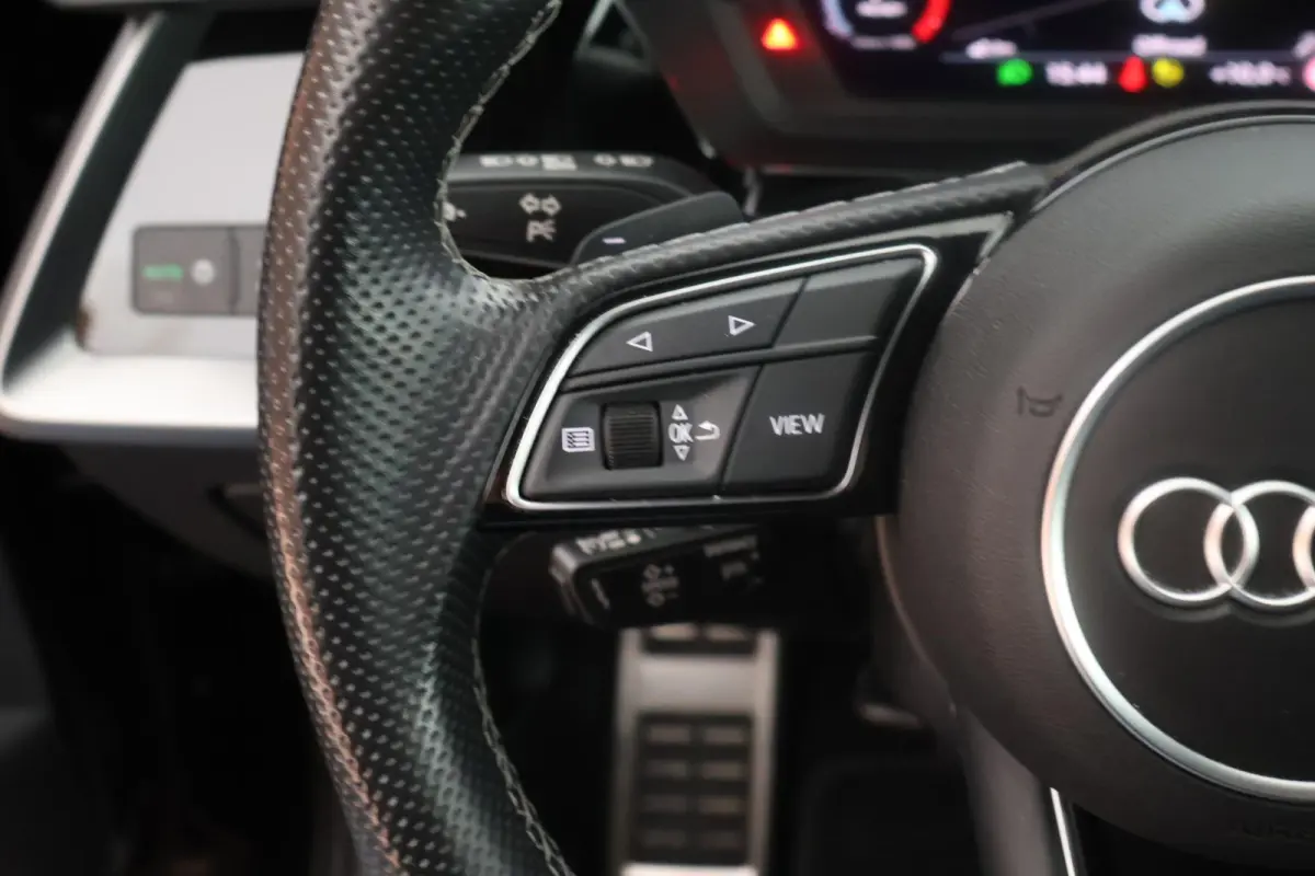 30 TFSI 110pk S edition LED Keyless Navigatie Climate control Carplay 2x S-Line