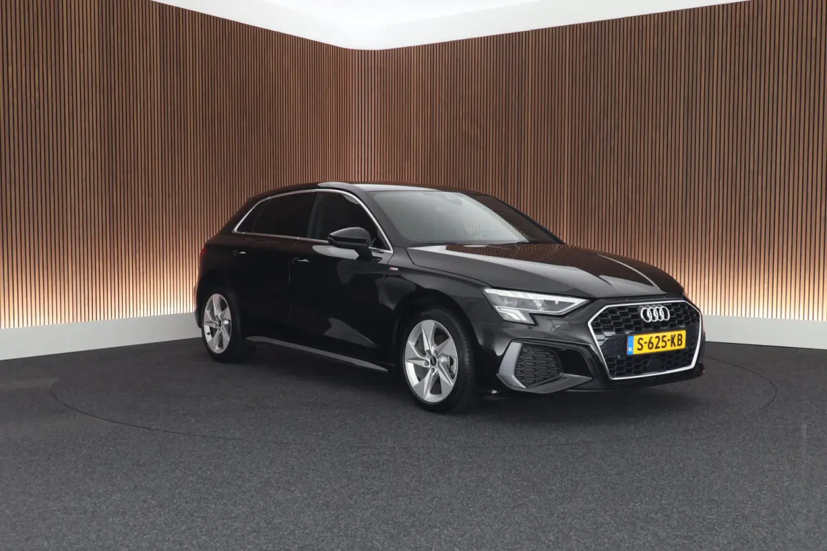 30 TFSI 110pk S edition LED Keyless Navigatie Climate control Carplay 2x S-Line