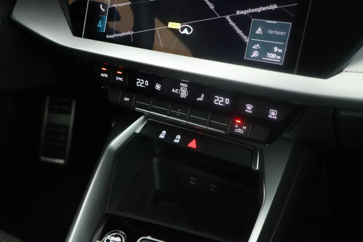 30 TFSI 110pk S edition LED Keyless Navigatie Climate control Carplay 2x S-Line