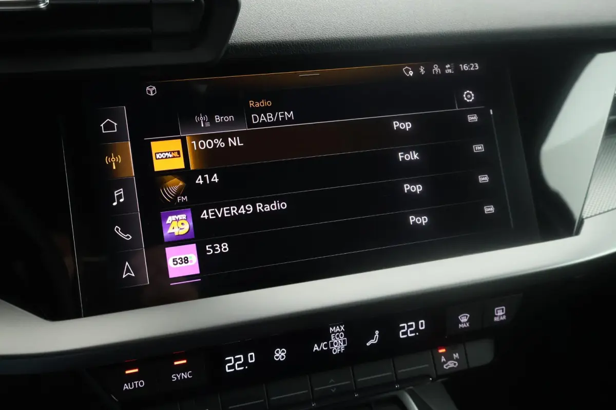 30 TFSI 110pk S edition LED Keyless Navigatie Climate control Carplay 2x S-Line