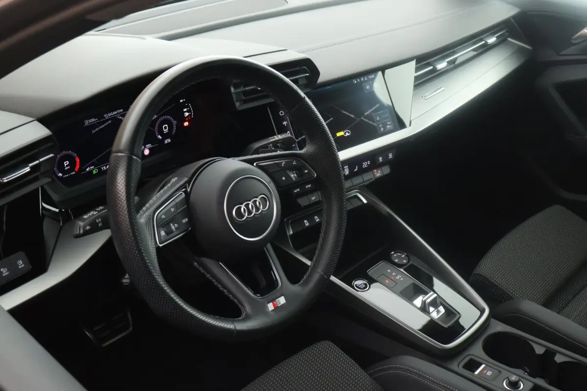 30 TFSI 110pk S edition LED Keyless Navigatie Climate control Carplay 2x S-Line