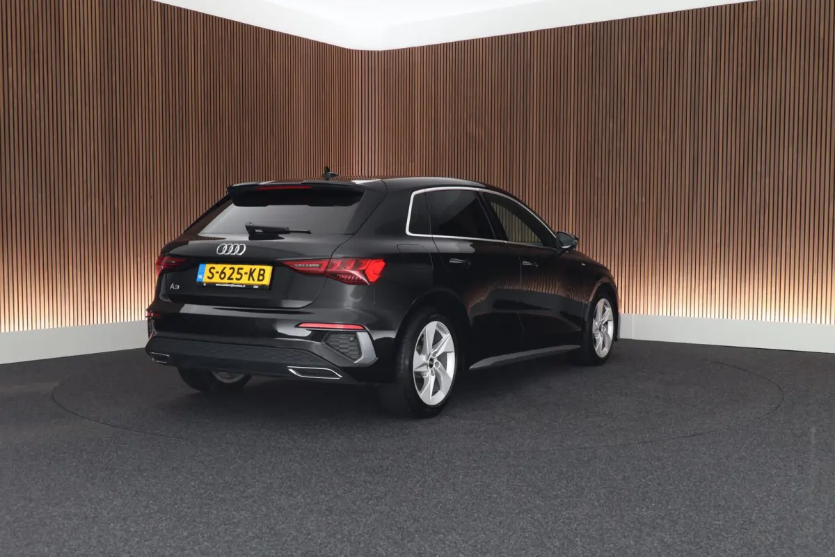 30 TFSI 110pk S edition LED Keyless Navigatie Climate control Carplay 2x S-Line