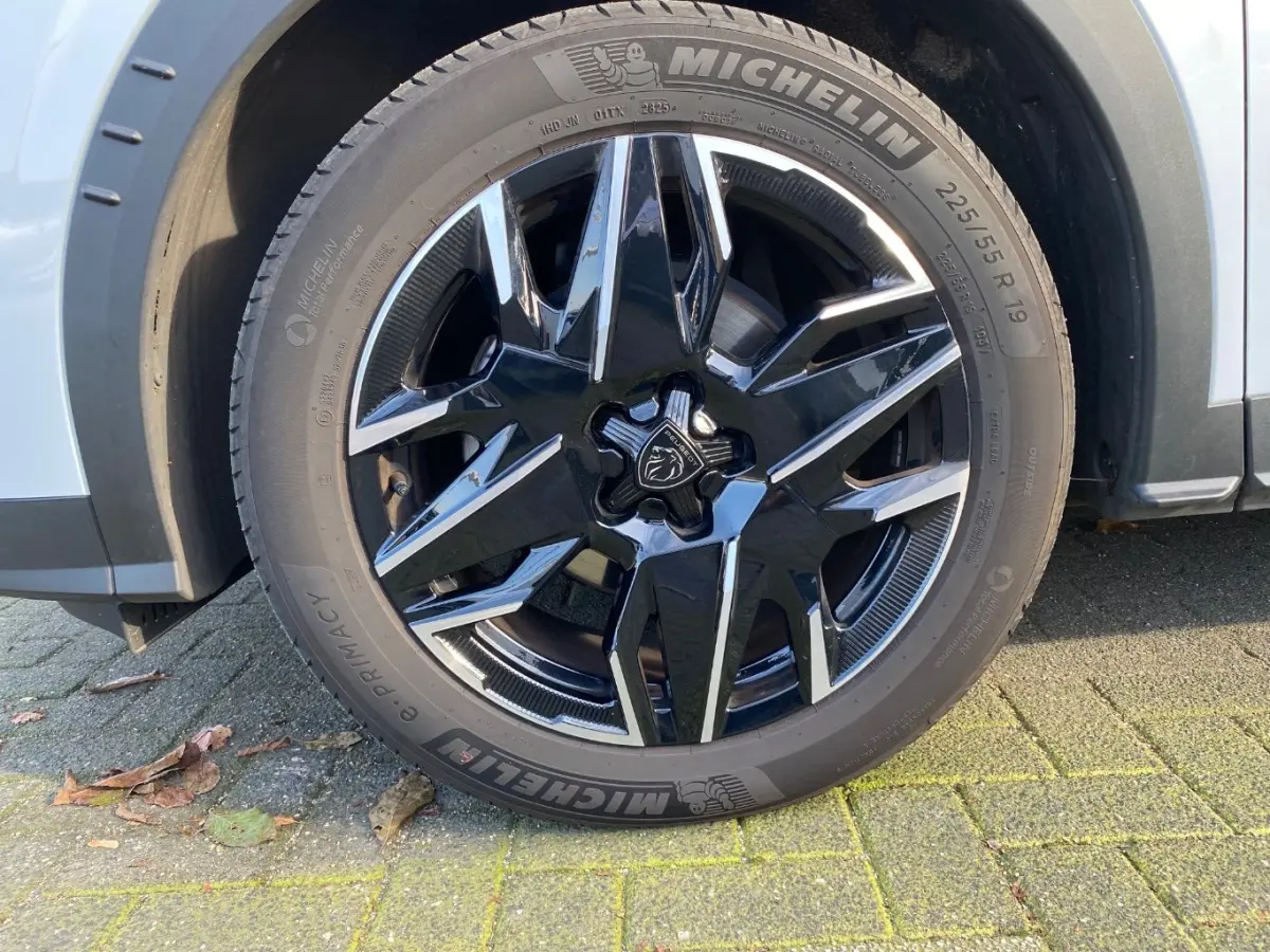 1.2 Hybrid 145 Allure tot 8 Jaar Garantie! | Achteruitrijcamera | Navigatie | Draadloos Apple Carplay & Android Auto | !!