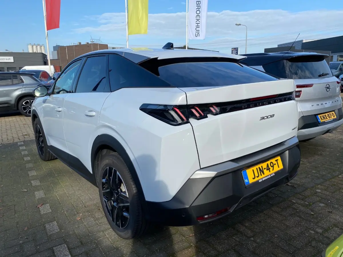 1.2 Hybrid 145 Allure tot 8 Jaar Garantie! | Achteruitrijcamera | Navigatie | Draadloos Apple Carplay & Android Auto | !!