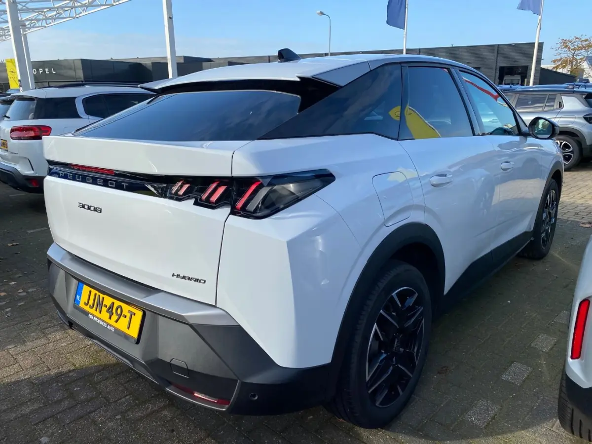 1.2 Hybrid 145 Allure tot 8 Jaar Garantie! | Achteruitrijcamera | Navigatie | Draadloos Apple Carplay & Android Auto | !!