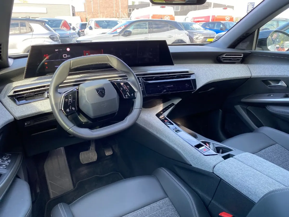 1.2 Hybrid 145 Allure tot 8 Jaar Garantie! | Achteruitrijcamera | Navigatie | Draadloos Apple Carplay & Android Auto | !!
