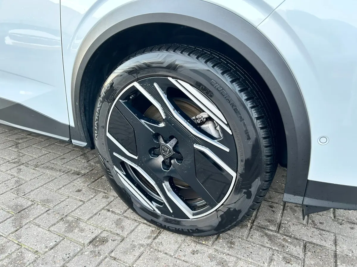 1.6 plug-in Hybrid 195 GT 20" Lichtmetaal | Focal | Massage | 360° camera | Adaptive Cruise | 7,4 kW lader | Achterstoelen verwarmd | Achteruitrij assistent