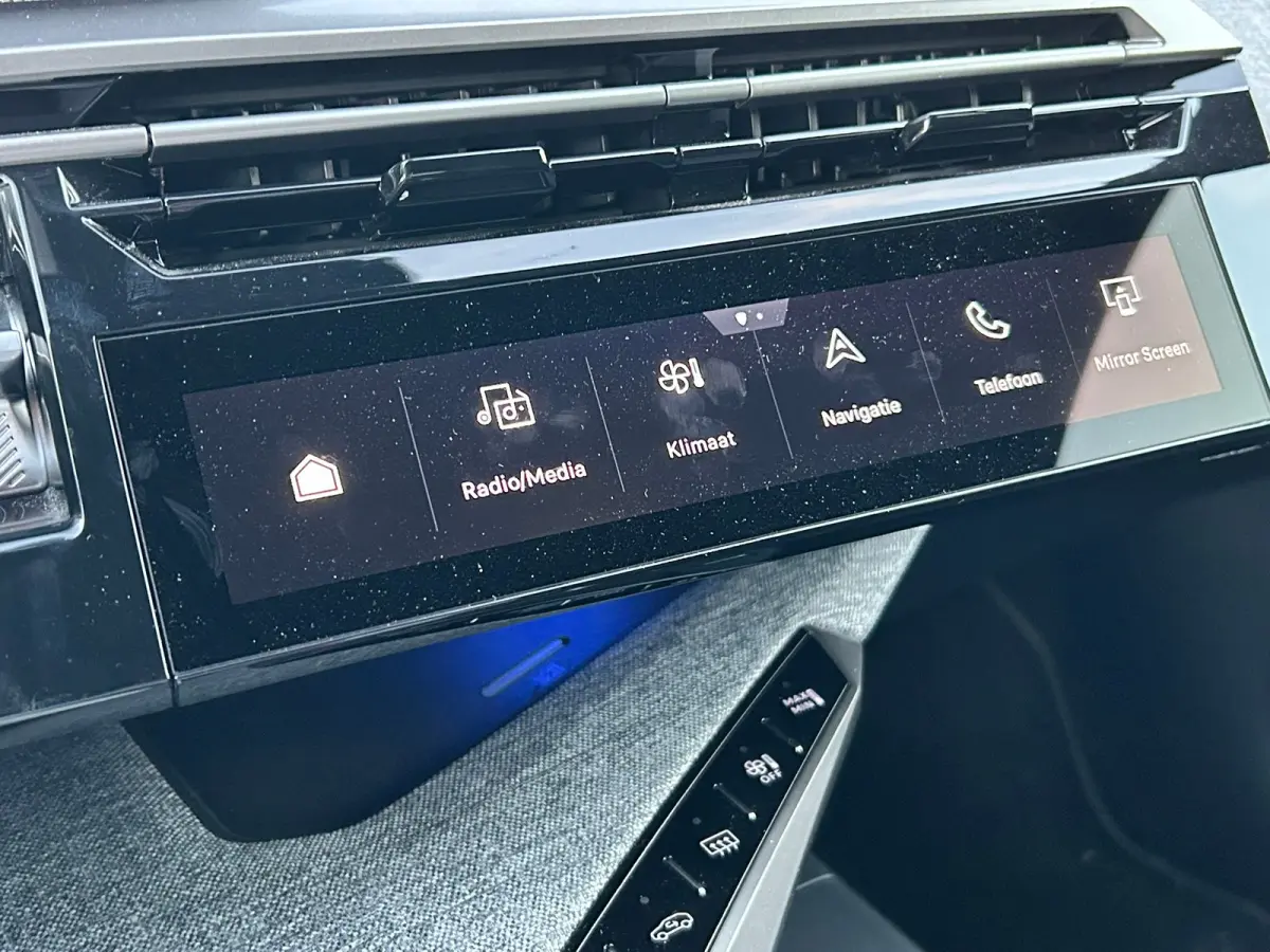 1.6 plug-in Hybrid 195 GT 20" Lichtmetaal | Focal | Massage | 360° camera | Adaptive Cruise | 7,4 kW lader | Achterstoelen verwarmd | Achteruitrij assistent