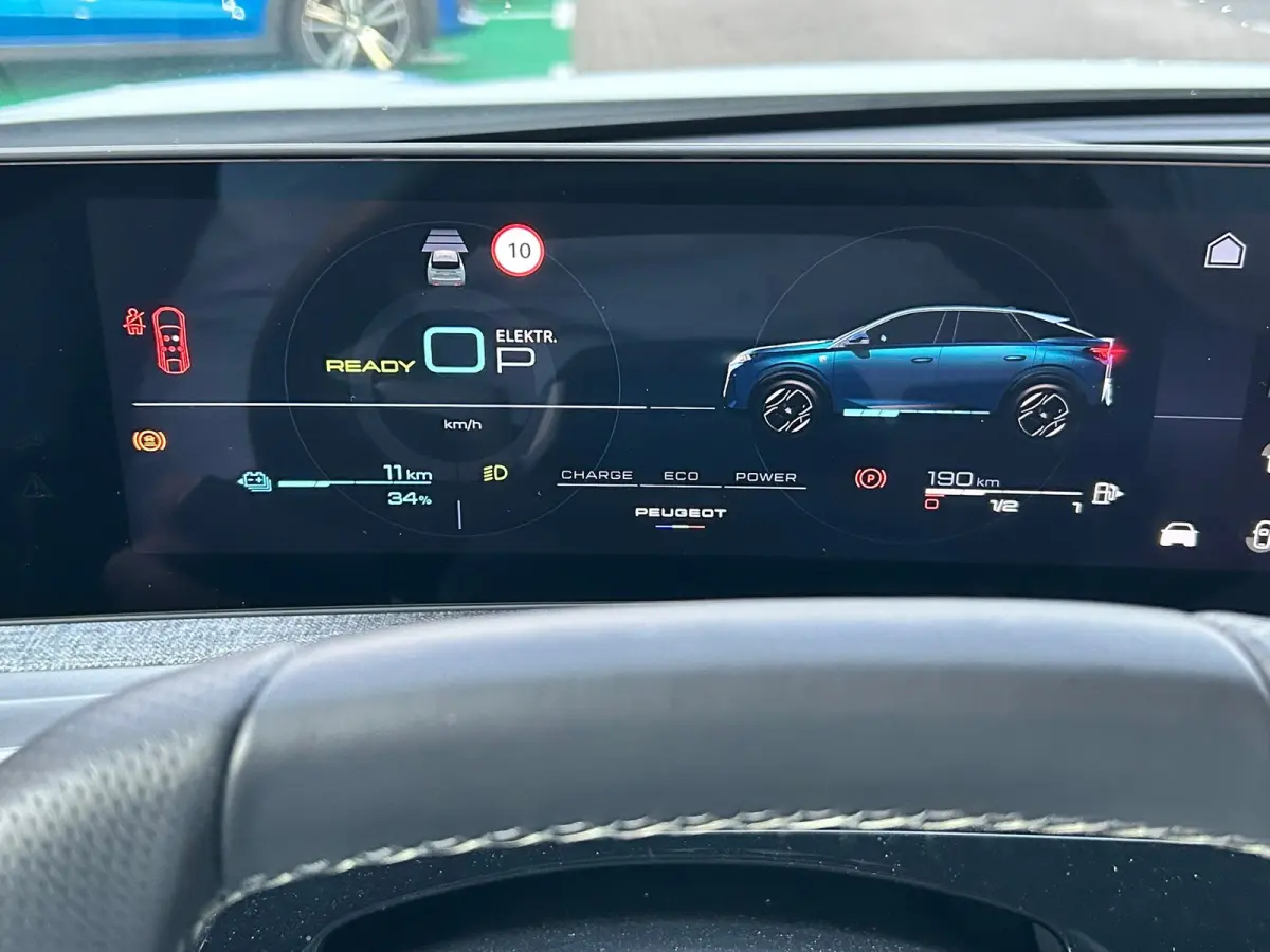 1.6 plug-in Hybrid 195 GT 20" Lichtmetaal | Focal | Massage | 360° camera | Adaptive Cruise | 7,4 kW lader | Achterstoelen verwarmd | Achteruitrij assistent