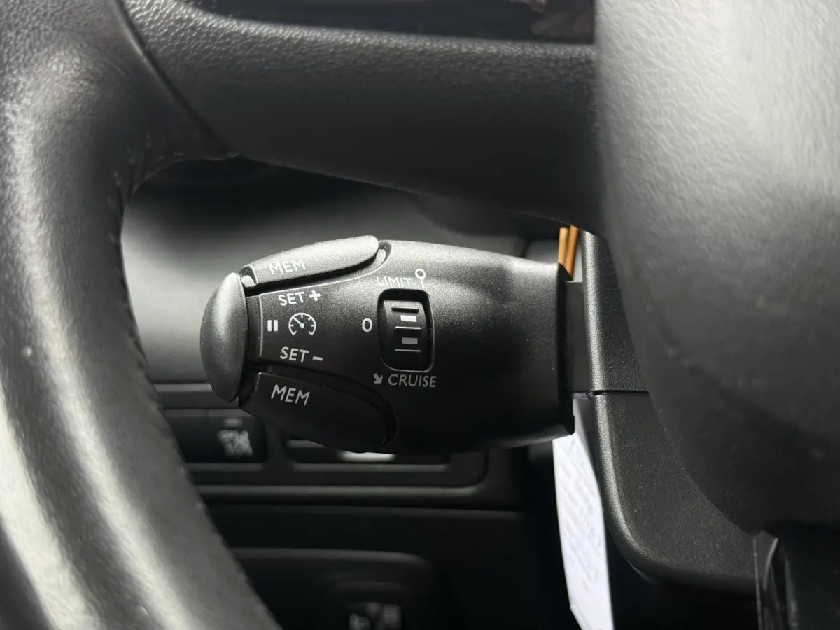 1.2 PureTech S&S Shine 1e Eigenaar|Navi|Camera|Carplay|D-riem vv in 2023| Clima|Cruise|APK tot 04-2027
