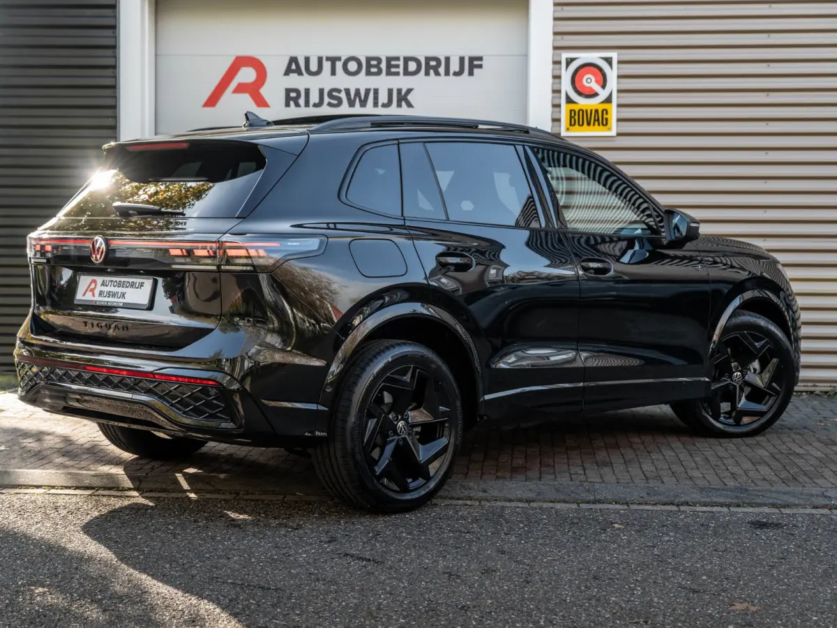 1.5 eTSI R-Line Edition Pano/360/Matrix/Massage