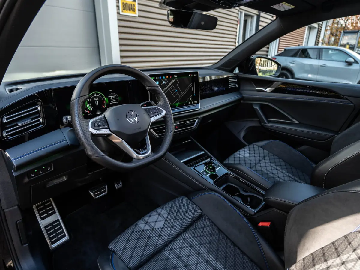 1.5 eTSI R-Line Edition Pano/360/Matrix/Massage