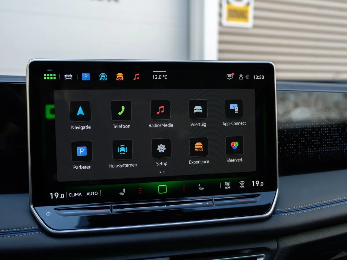 1.5 eTSI R-Line Edition Pano/360/Matrix/Massage