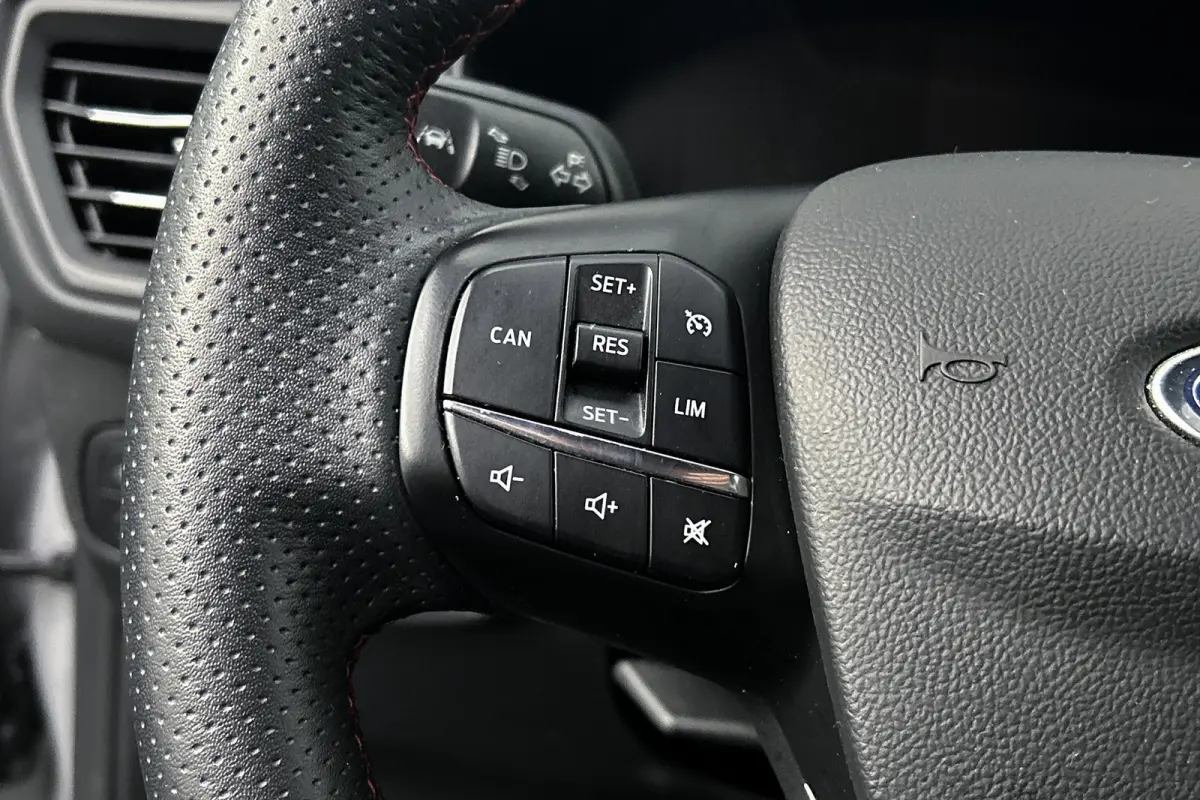 1.0 EcoBoost Hybrid ST Line | Camera | Apple Carplay | LED koplampen