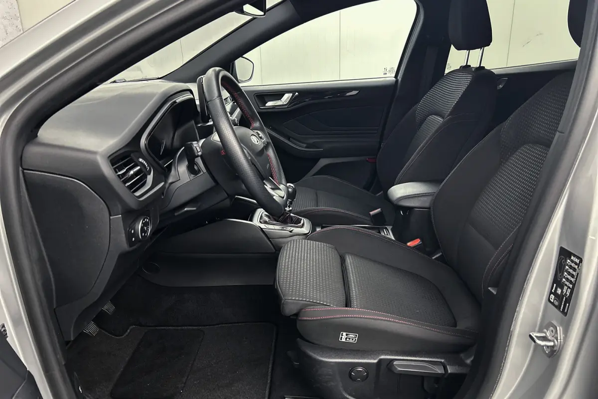 1.0 EcoBoost Hybrid ST Line | Camera | Apple Carplay | LED koplampen