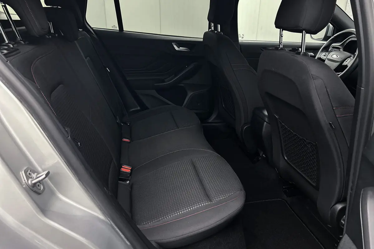 1.0 EcoBoost Hybrid ST Line | Camera | Apple Carplay | LED koplampen