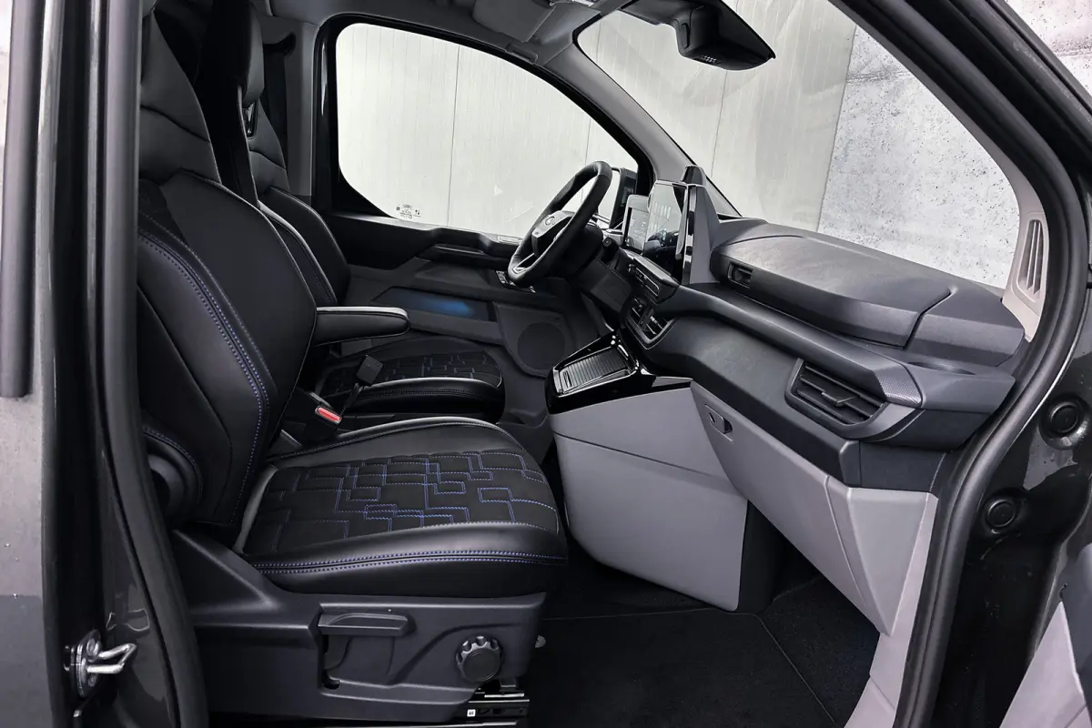 Cust. 340 L2 MS-RT 71 kWh | Twee schuifdeuren | Trekhaak uitklapbaar | Half lederen bekleding