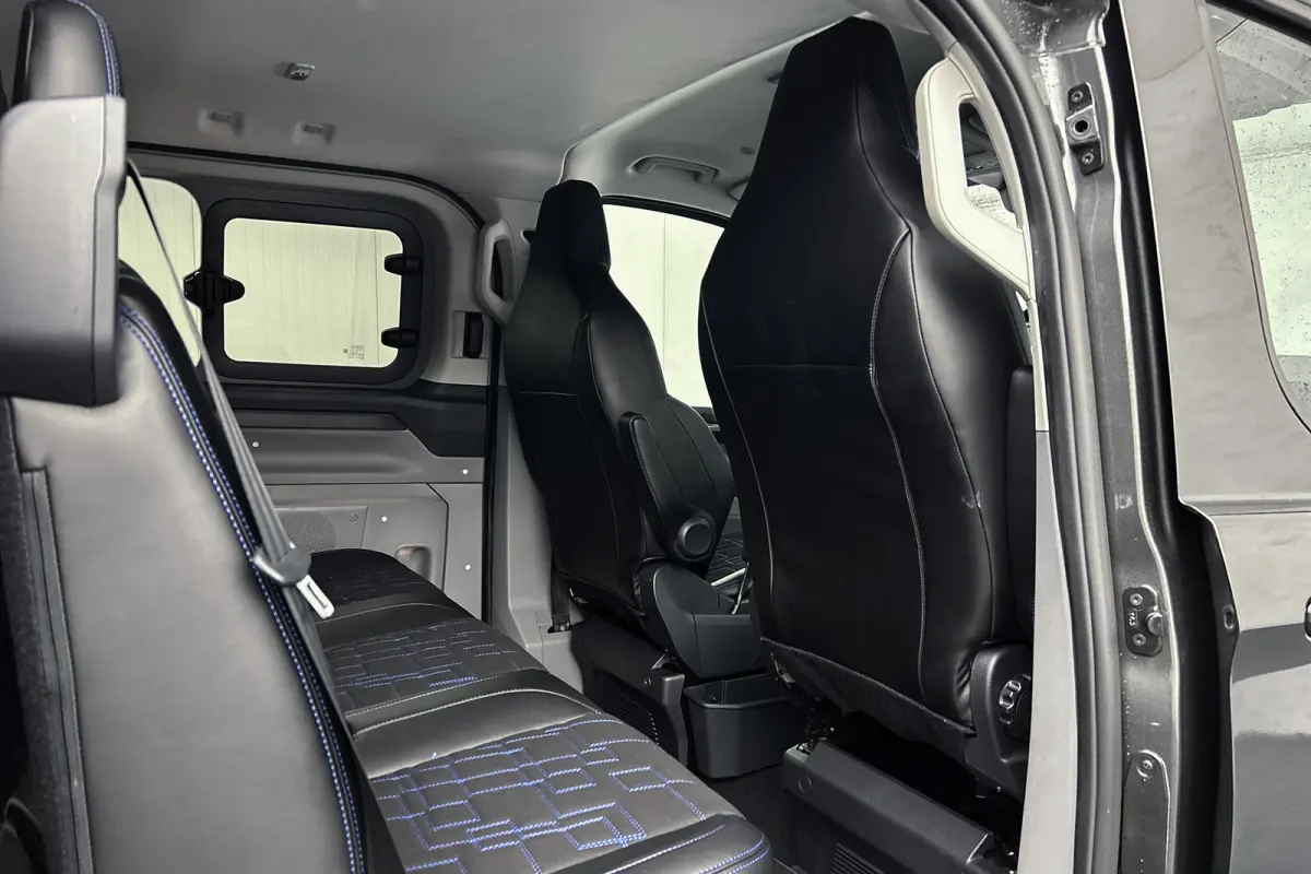 Cust. 340 L2 MS-RT 71 kWh | Twee schuifdeuren | Trekhaak uitklapbaar | Half lederen bekleding
