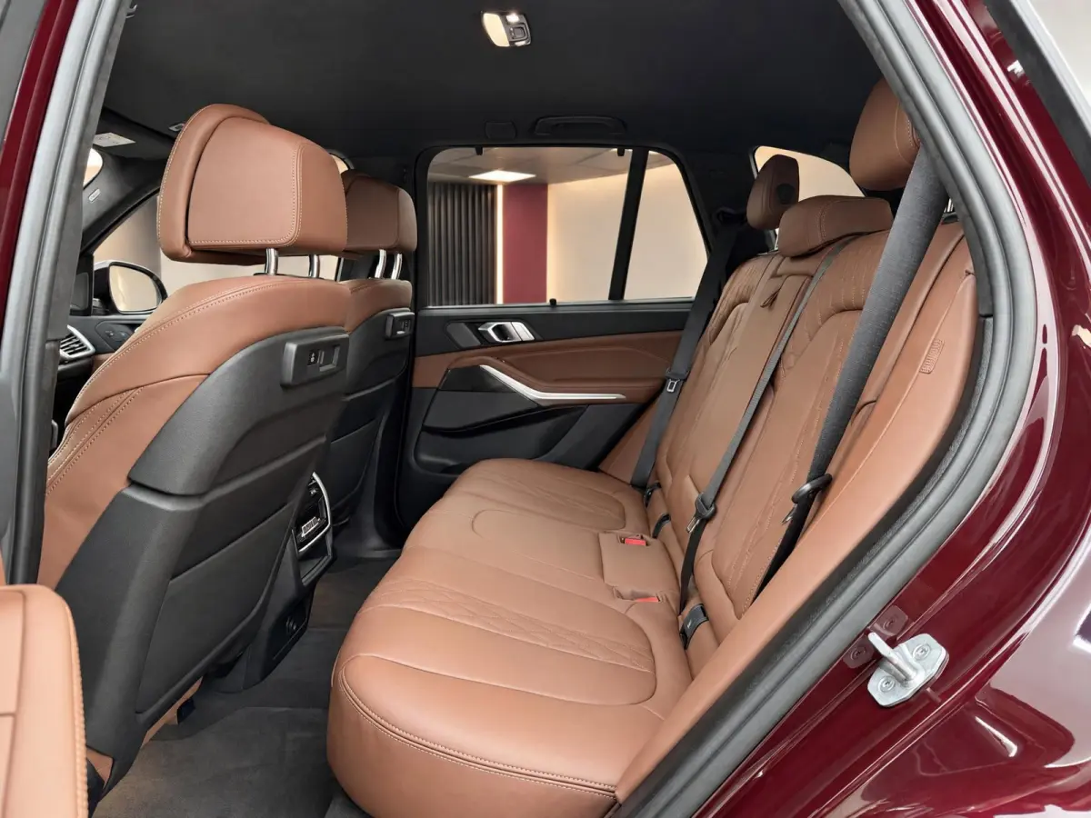 XDrive45e High Executive | M-Sport | Individual | Alcantara | Laser | Trekhaak | SOH 92% | BTW