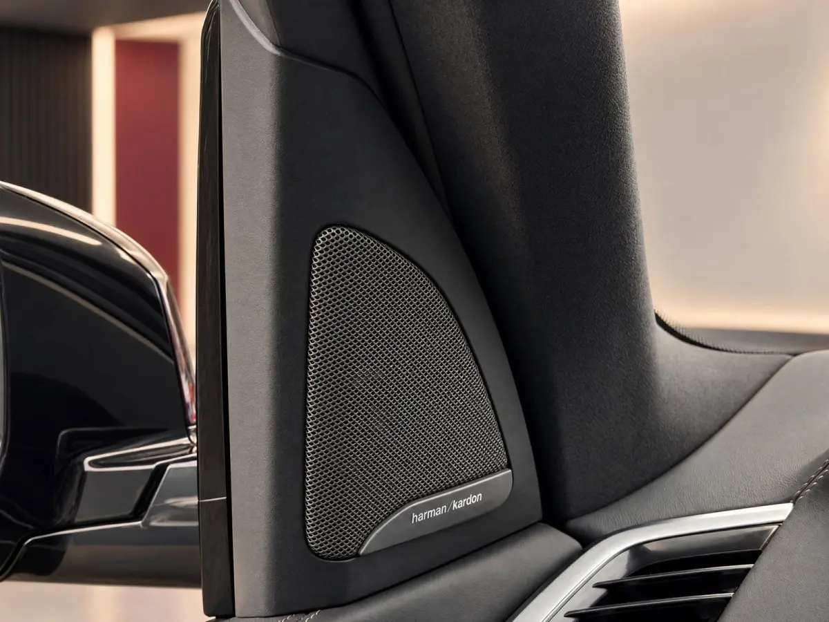 XDrive45e High Executive | M-Sport | Individual | Alcantara | Laser | Trekhaak | SOH 92% | BTW