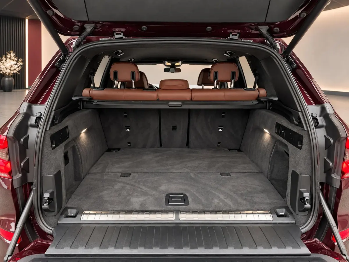 XDrive45e High Executive | M-Sport | Individual | Alcantara | Laser | Trekhaak | SOH 92% | BTW