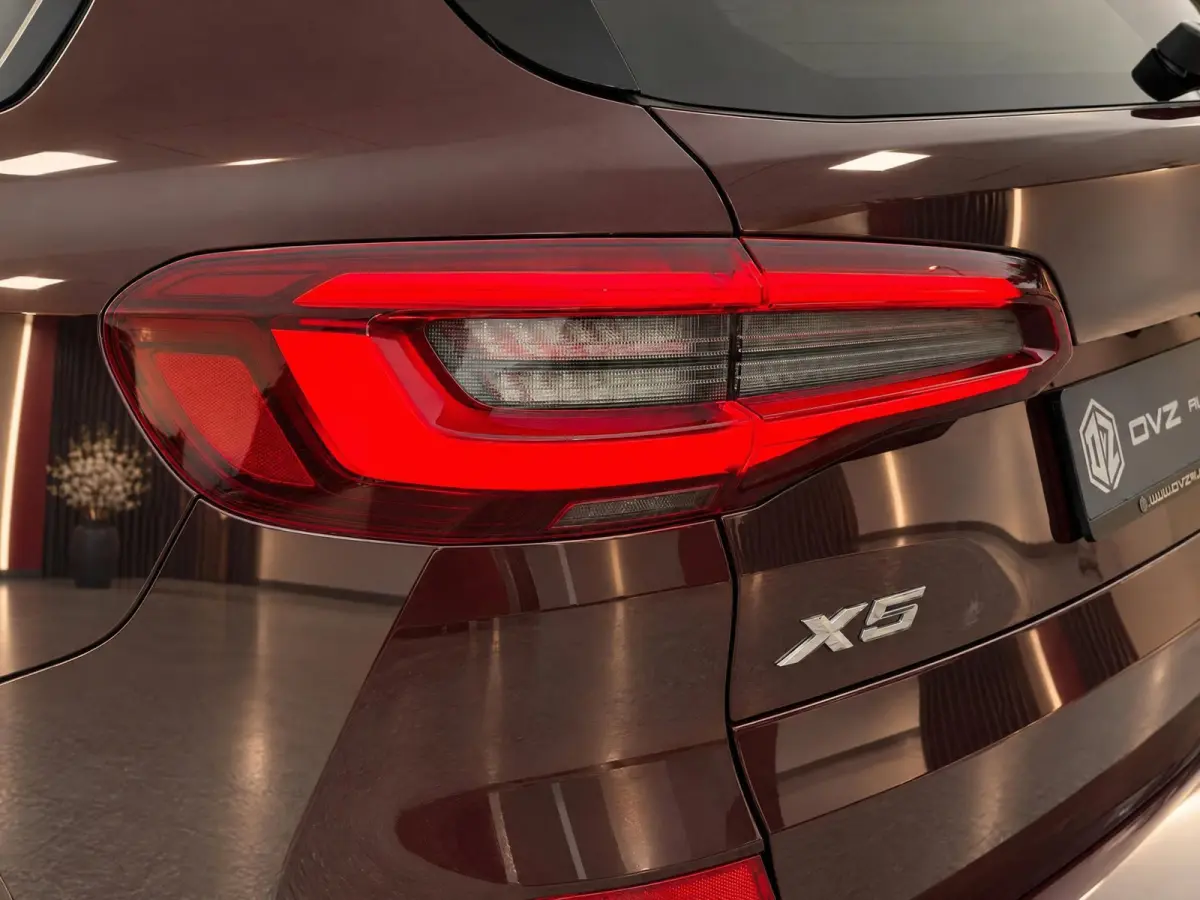 XDrive45e High Executive | M-Sport | Individual | Alcantara | Laser | Trekhaak | SOH 92% | BTW