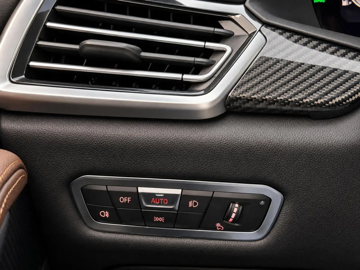 XDrive45e High Executive | M-Sport | Individual | Alcantara | Laser | Trekhaak | SOH 92% | BTW