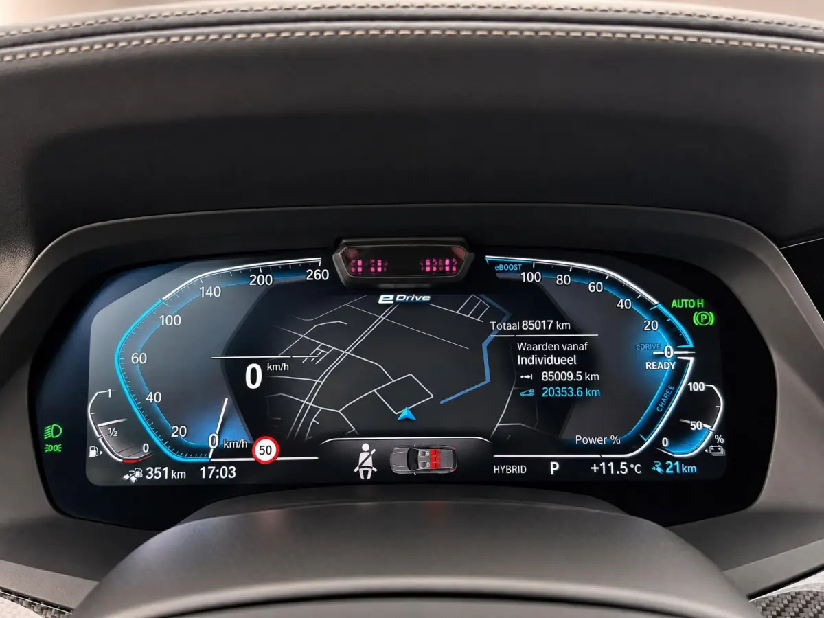 XDrive45e High Executive | M-Sport | Individual | Alcantara | Laser | Trekhaak | SOH 92% | BTW