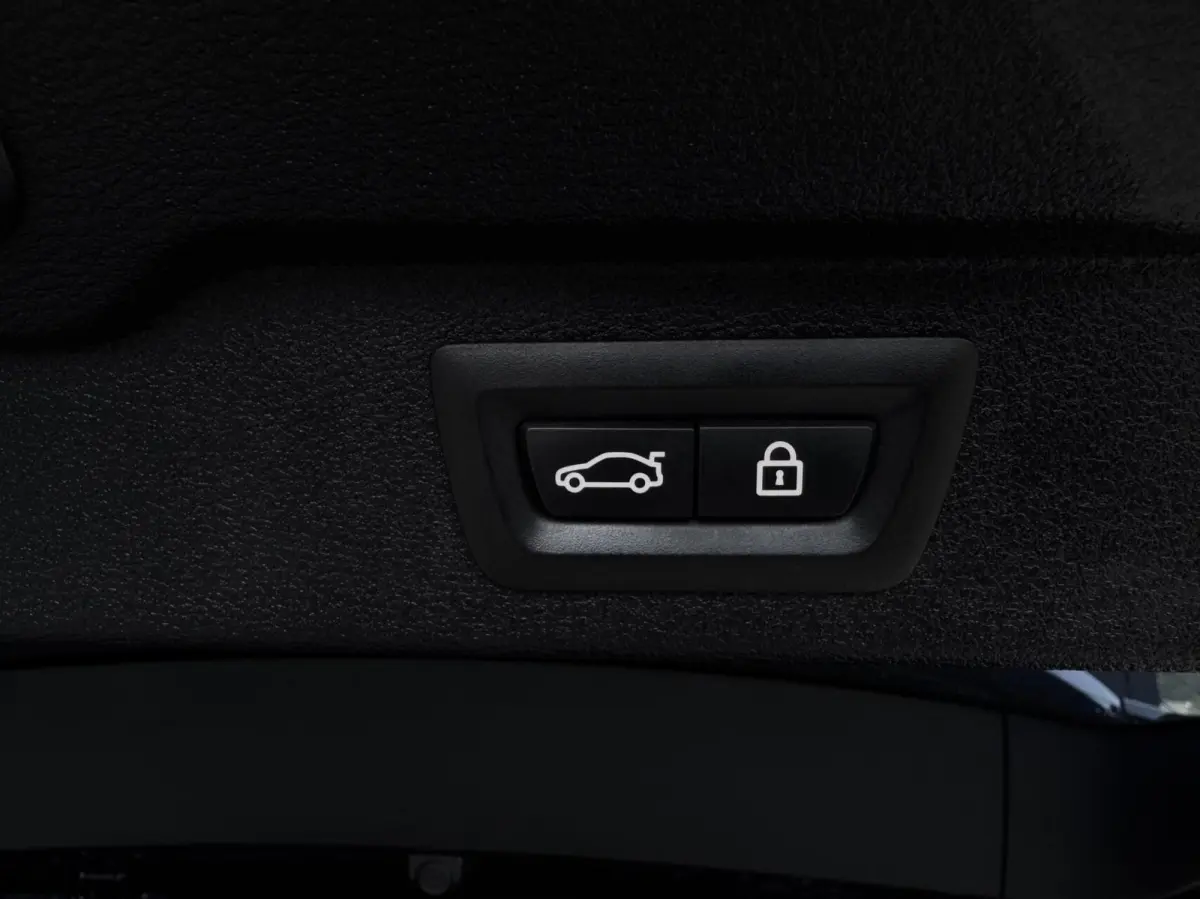 xDrive30d High Exe M Sport PANO|ELEK. HAAK|COMFORTSTOEL|CAMERA