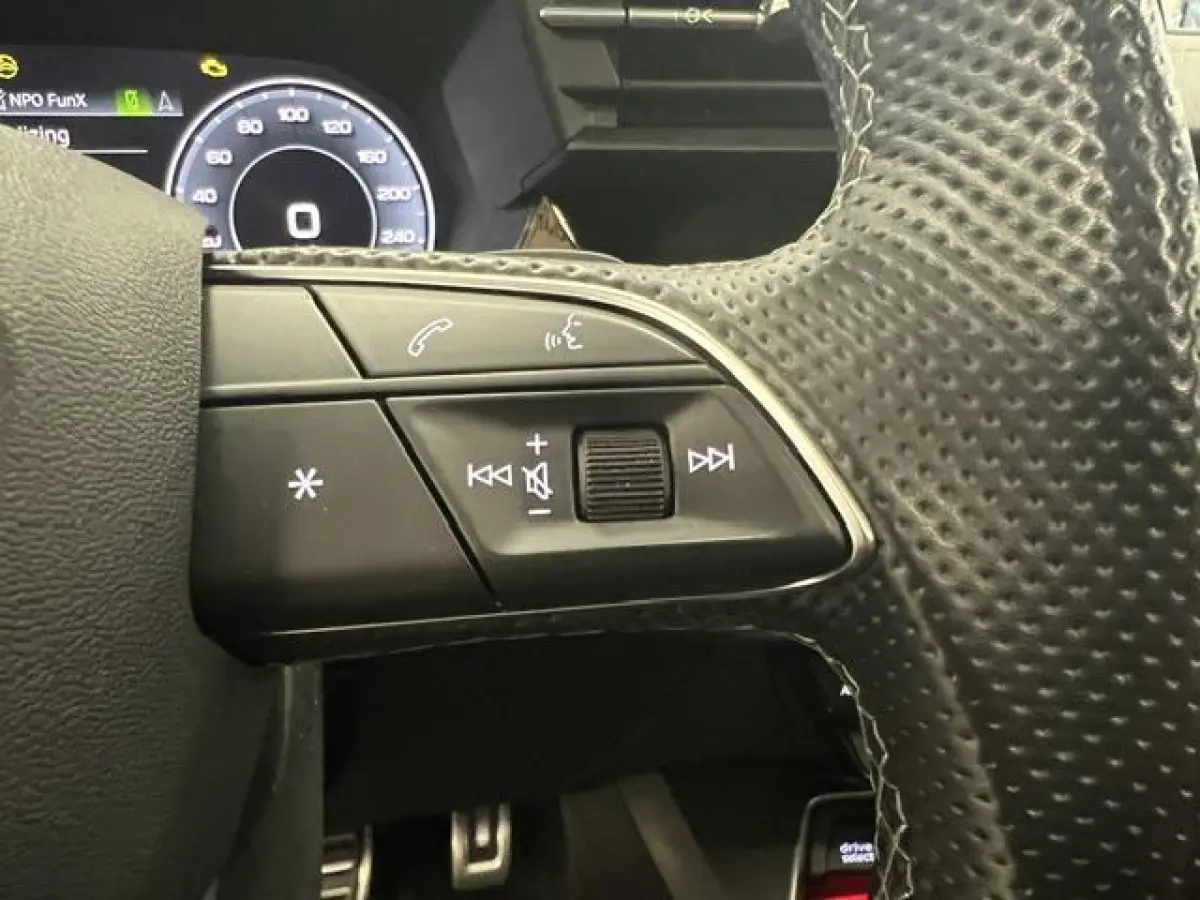 45 TFSI e S edition Competition PLUG-IN HYBRIDE / PANODAK / HARMAN KARDON /