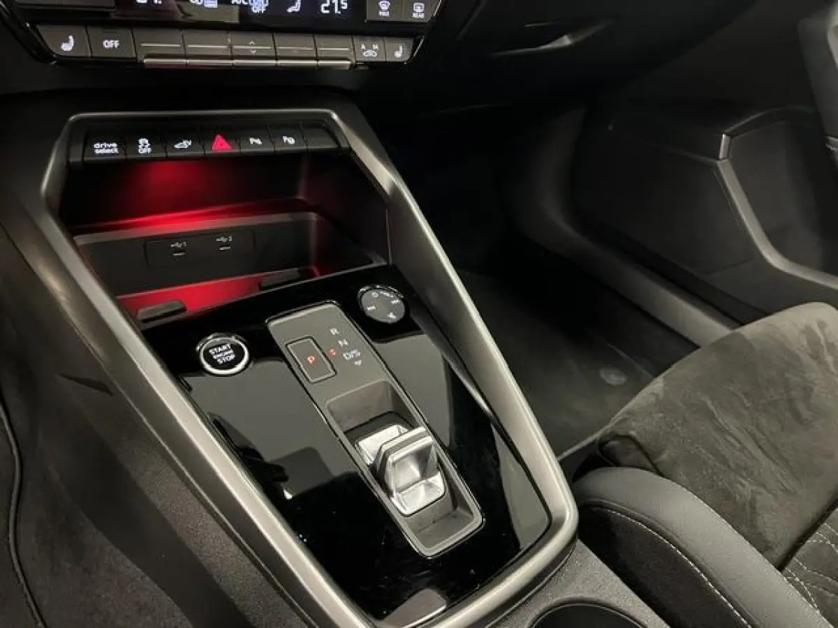 45 TFSI e S edition Competition PLUG-IN HYBRIDE / PANODAK / HARMAN KARDON /