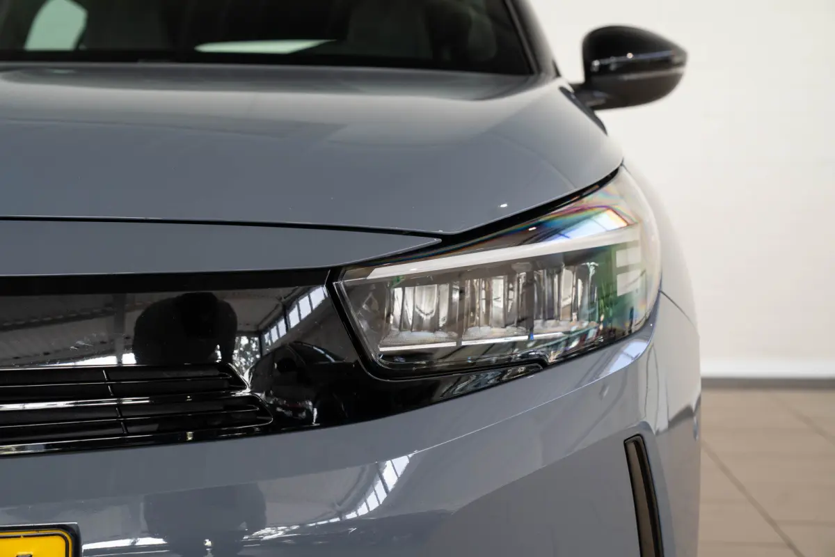 1.2 Turbo Hybrid GS | Camera | Parkeersensoren | Apple Carplay & Android Auto | Dodehoek Detectie | Elektrisch inklapbare Buitenspiegels |